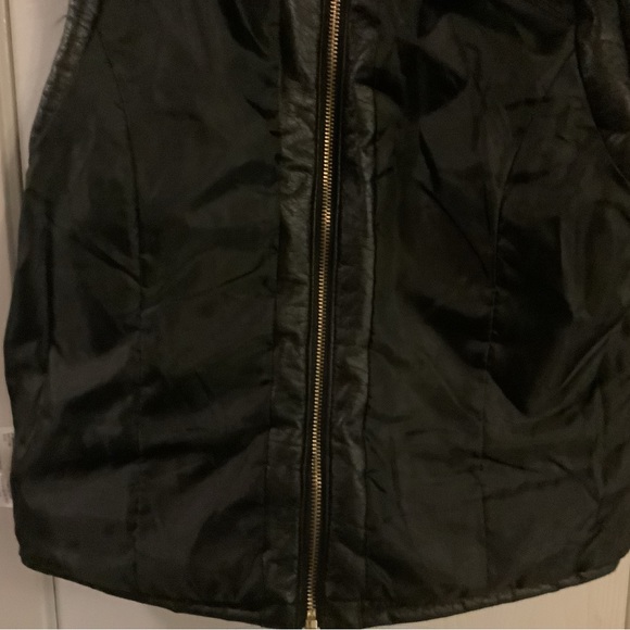 Rampage Brand - Faux fur vest, size large - Picture 8 of 11